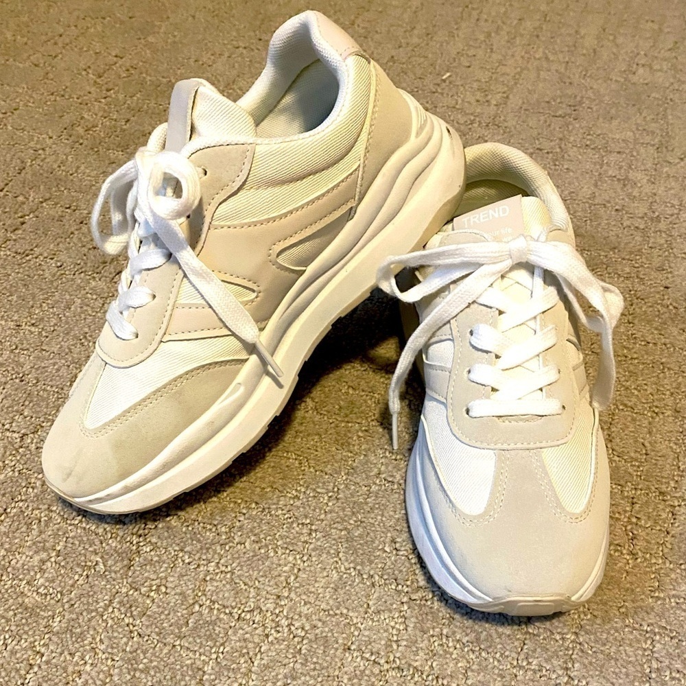 Moving Sale Net Trend Athletic Sneakers Size 38 or 7.5 Creamy White